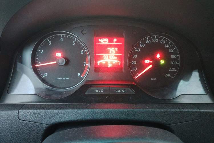 Used Volkswagen Santana 2015 1.6L Automatic Fashion Edition Instrument Cluster