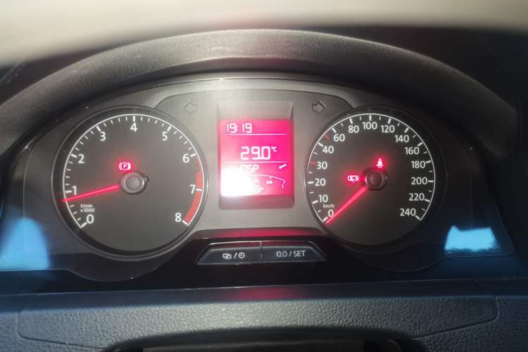Used Volkswagen Santana 2015 1.6L Manual Fashion Edition Instrument Cluster