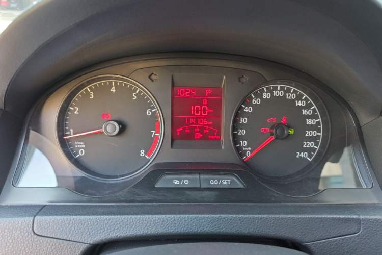 Used Volkswagen Santana 2015 1.6L Automatic Comfort Edition Instrument Cluster