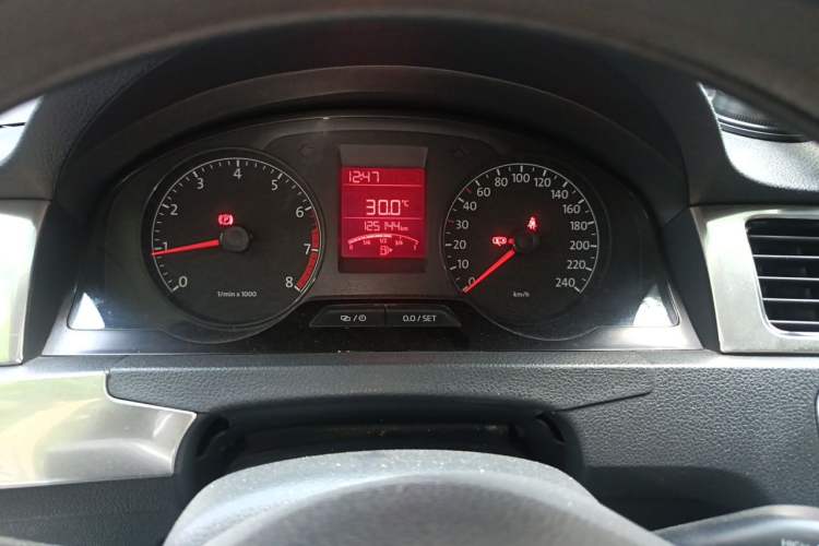 Used Volkswagen Santana 2015 1.6L Manual Fashion Edition Instrument Cluster