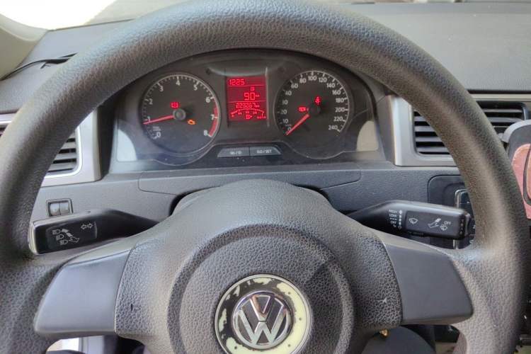 Used Volkswagen Santana 2015 1.6L Manual Comfort Edition Instrument Cluster