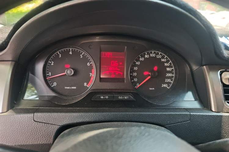 Used Volkswagen Santana 2015 1.6L Manual Comfort Edition Instrument Cluster