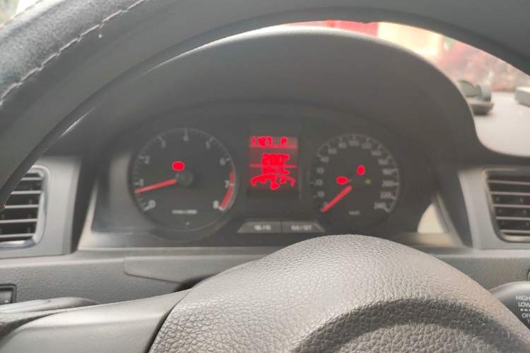 Used Volkswagen Santana 2015 1.6L Automatic Fashion Edition Instrument Cluster