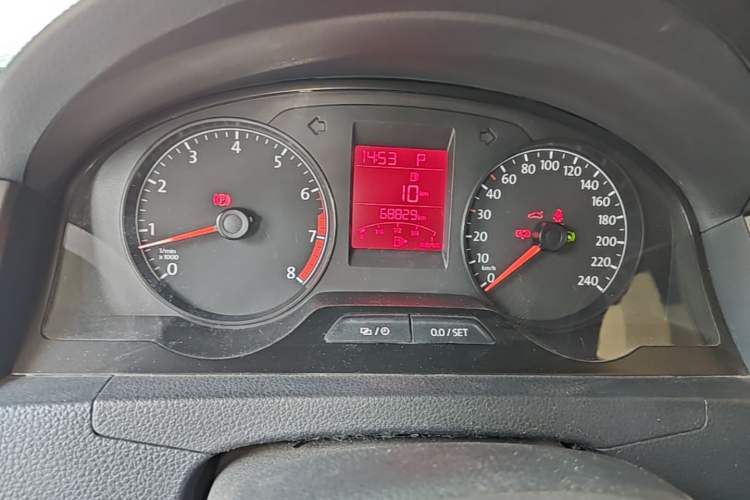 Used Volkswagen Santana 2015 1.6L Automatic Comfort Edition Instrument Cluster