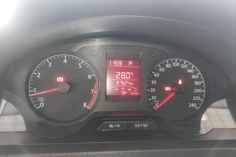 Used Volkswagen Santana 2015 1.6L Automatic Fashion Edition Instrument Cluster