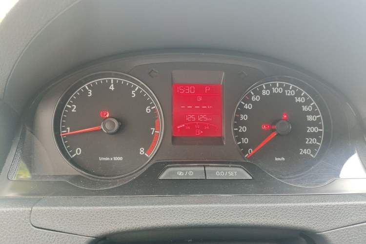 Used Volkswagen Santana 2015 1.6L Automatic Comfort Edition Instrument Cluster
