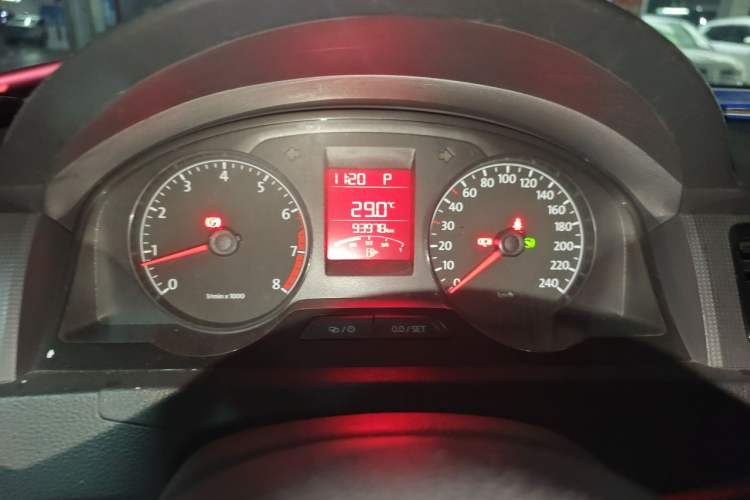 Used Volkswagen Santana 2015 1.6L Automatic Fashion Edition Instrument Cluster
