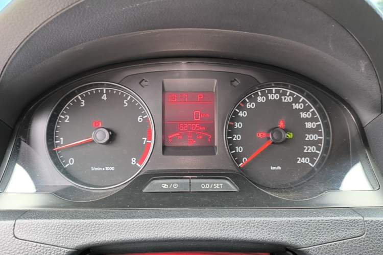 Used Volkswagen Santana 2015 1.6L Automatic Comfort Edition Instrument Cluster