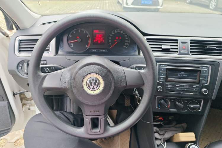 Used Volkswagen Santana 2015 1.6L Manual Comfort Edition Instrument Cluster