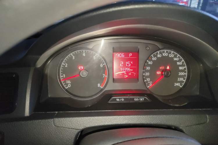 Used Volkswagen Santana 2015 1.6L Automatic Fashion Edition Instrument Cluster