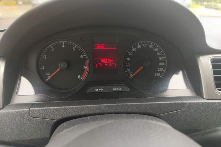 Used Volkswagen Santana 2015 1.6L Automatic Comfort Edition Instrument Cluster