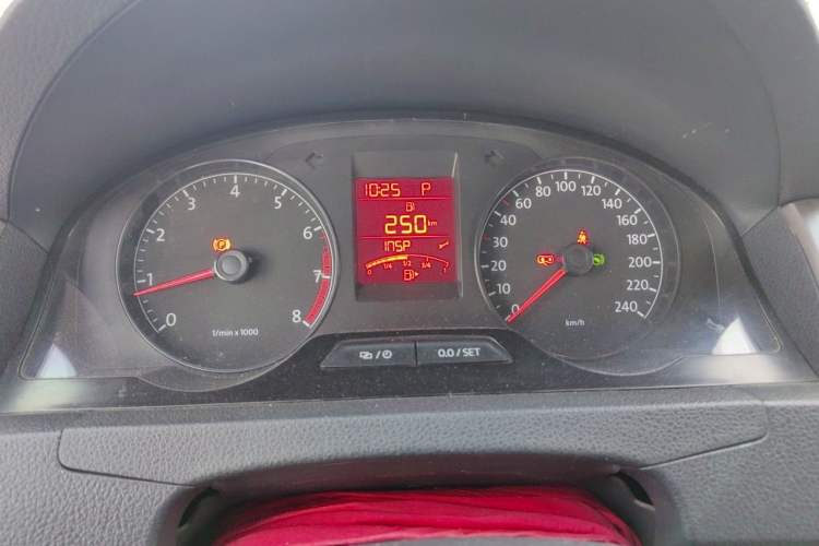 Used Volkswagen Santana 2015 1.6L Automatic Comfort Edition Instrument Cluster