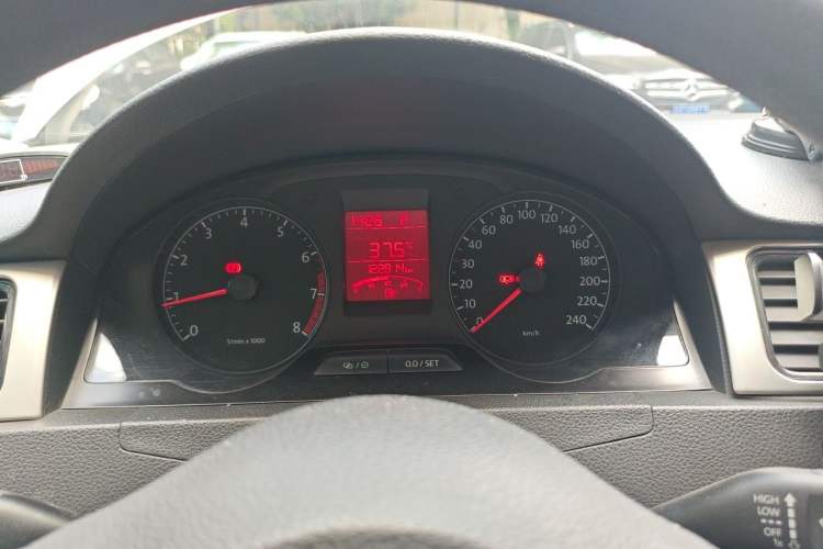 Used Volkswagen Santana 2015 1.6L Automatic Fashion Edition Instrument Cluster