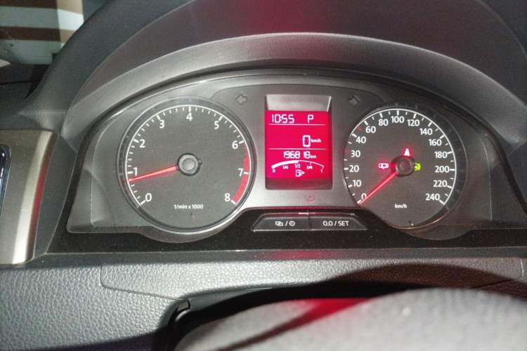 Used Volkswagen Santana 2015 1.6L Automatic Comfort Edition Instrument Cluster
