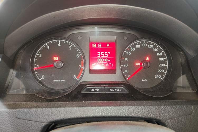 Used Volkswagen Santana 2015 1.6L Automatic Fashion Edition Instrument Cluster