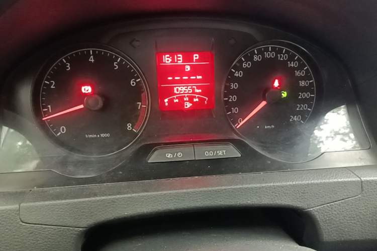 Used Volkswagen Santana 2015 1.6L Automatic Comfort Edition Instrument Cluster