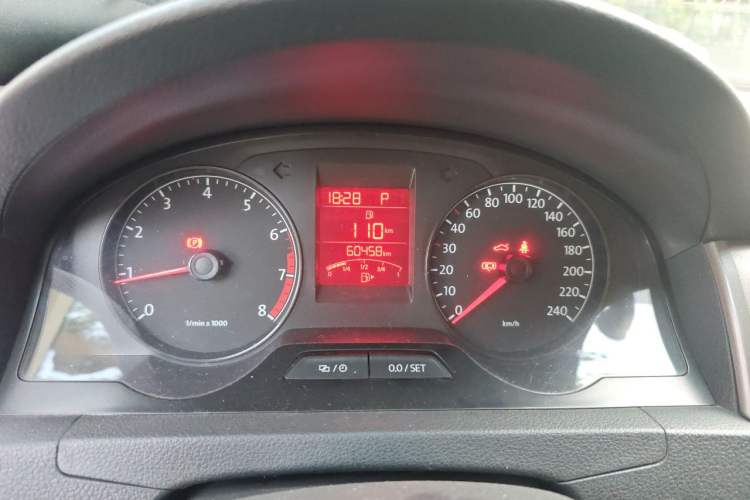 Used Volkswagen Santana 2015 1.6L Automatic Comfort Edition Instrument Cluster