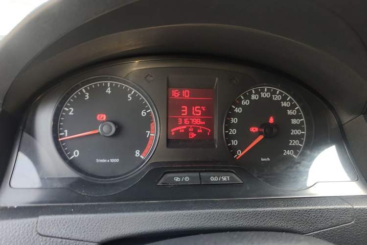 Used Volkswagen Santana 2015 1.6L Manual Fashion Edition Instrument Cluster
