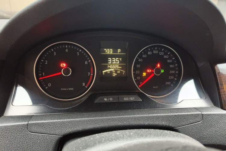 Used Volkswagen Santana 2015 1.6L Automatic Luxury Edition Instrument Cluster