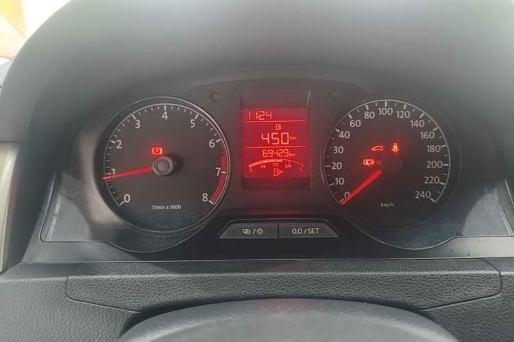 Used Volkswagen Santana 2015 1.6L Manual Comfort Edition Instrument Cluster