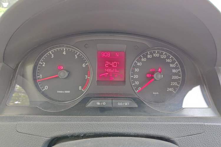 Used Volkswagen Santana 2015 1.6L Automatic Fashion Edition Instrument Cluster