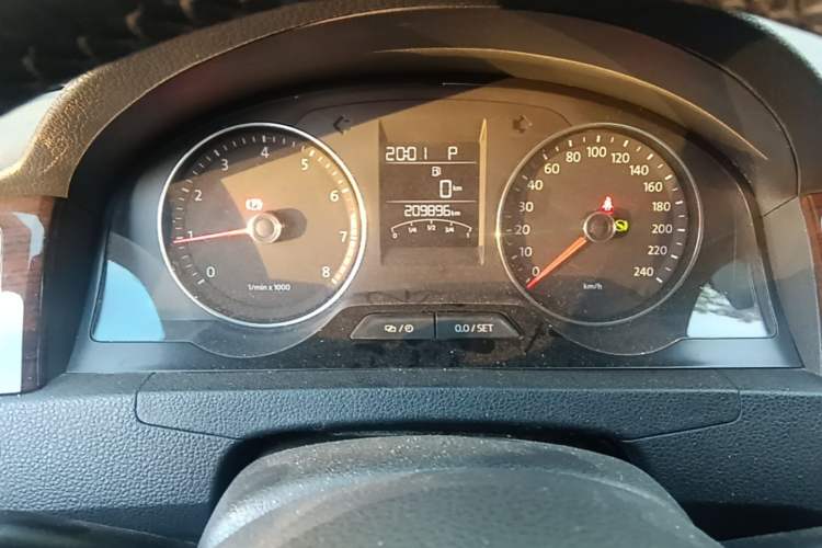 Used Volkswagen Santana 2015 1.6L Automatic Luxury Edition Instrument Cluster