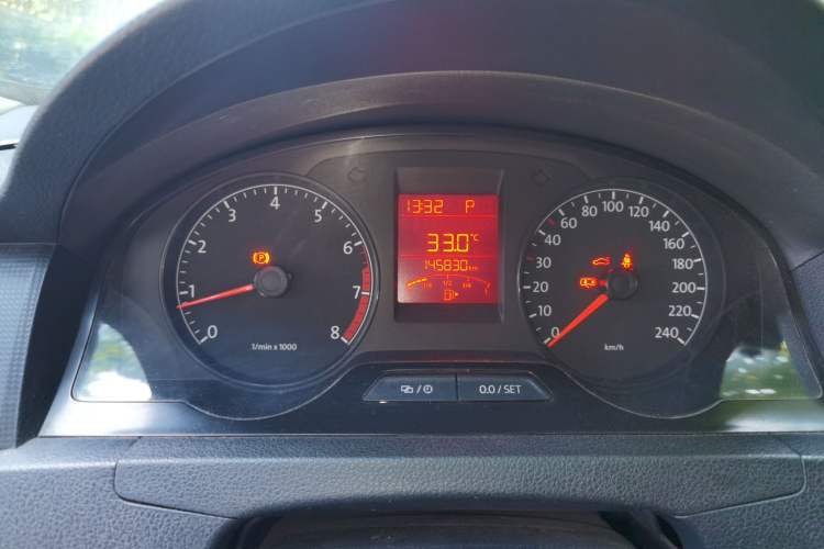 Used Volkswagen Santana 2015 1.6L Automatic Fashion Edition Instrument Cluster