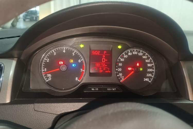 Used Volkswagen Santana 2015 1.6L Automatic Comfort Edition Instrument Cluster
