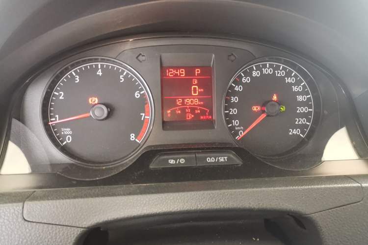 Used Volkswagen Santana 2015 1.6L Automatic Comfort Edition Instrument Cluster
