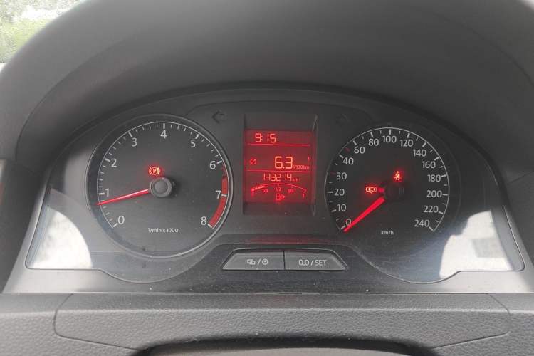 Used Volkswagen Santana 2015 1.6L Manual Comfort Edition Instrument Cluster