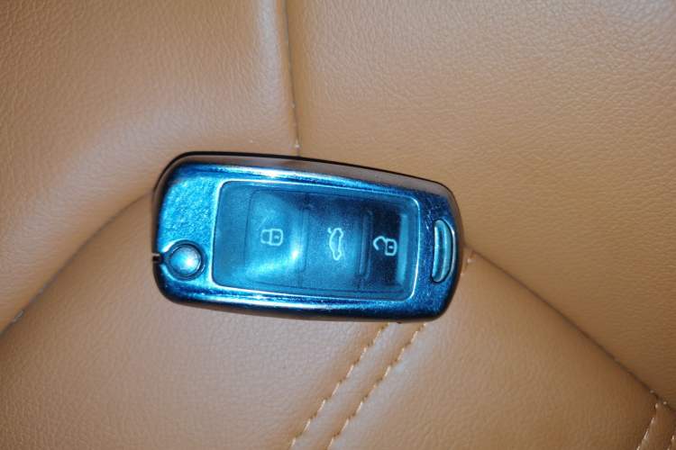 Used Volkswagen Santana 2015 HaoNa 1.6L Manual Fashion Edition Interior 1