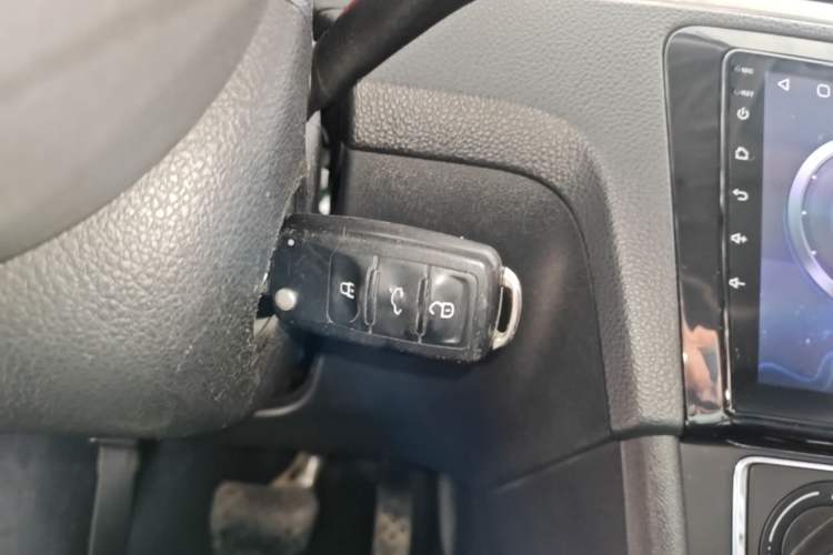 Used Volkswagen Santana 2015 1.6L Automatic Comfort Edition Interior 1