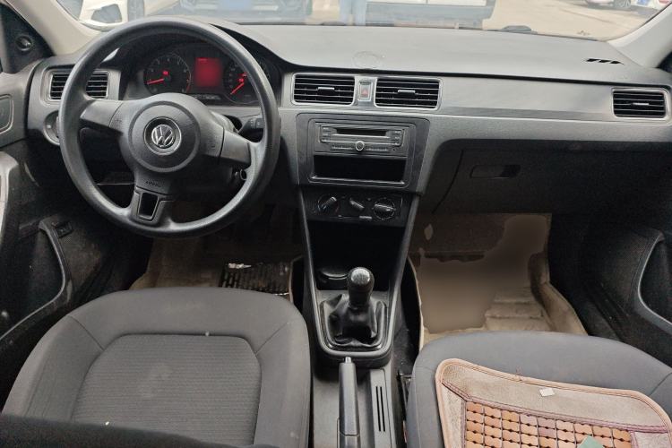 Used Volkswagen Santana 2015 1.6L Manual Fashion Edition Interior 2