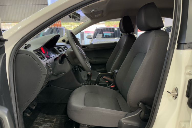 Used Volkswagen Santana 2015 1.4L Manual Fashion Edition Interior 2