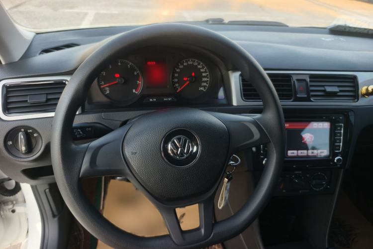 Used Volkswagen Santana 2015 HaoNa 1.6L Manual Fashion Edition Interior 3