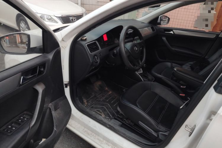 Used Volkswagen Santana 2015 Haval H6 1.6L Automatic Luxury Model Interior 3