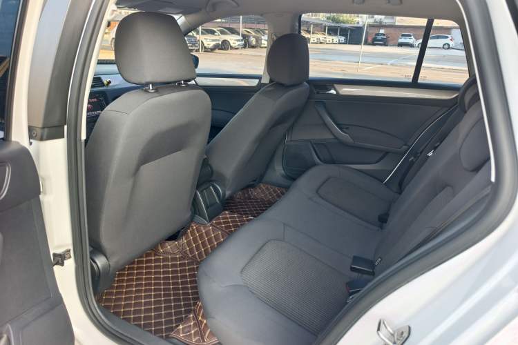 Used Volkswagen Santana 2015 HaoNa 1.6L Manual Fashion Edition Interior 7
