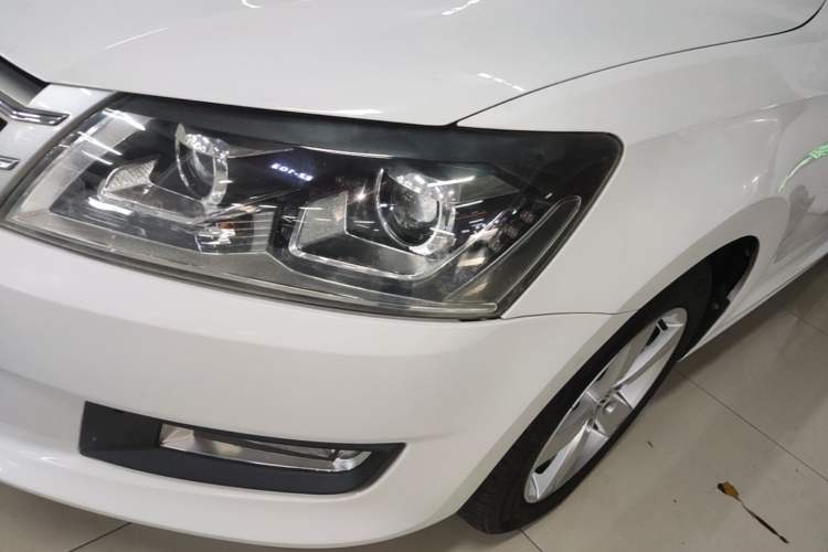 Used Volkswagen Santana 2015 1.6L Automatic Comfort Edition Left Front Headlight