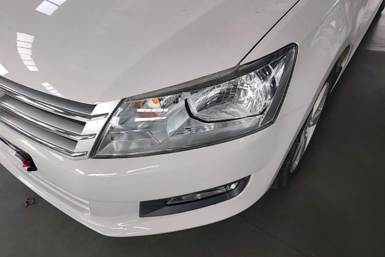 Used Volkswagen Santana 2015 1.6L Manual Comfort Edition Left Front Headlight
