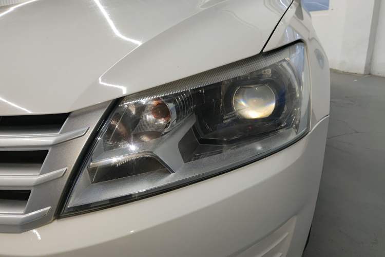 Used Volkswagen Santana 2015 1.6L Automatic Fashion Edition Left Front Headlight