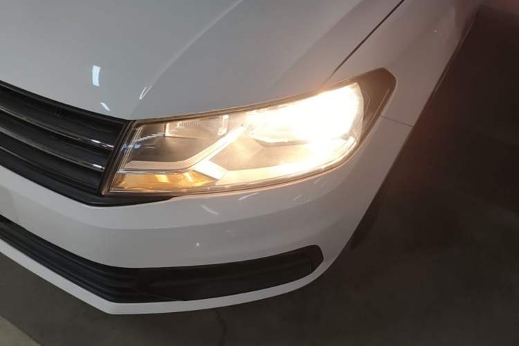 Used Volkswagen Santana 2015 Haval H6 1.6L Automatic Luxury Model Left Front Headlight