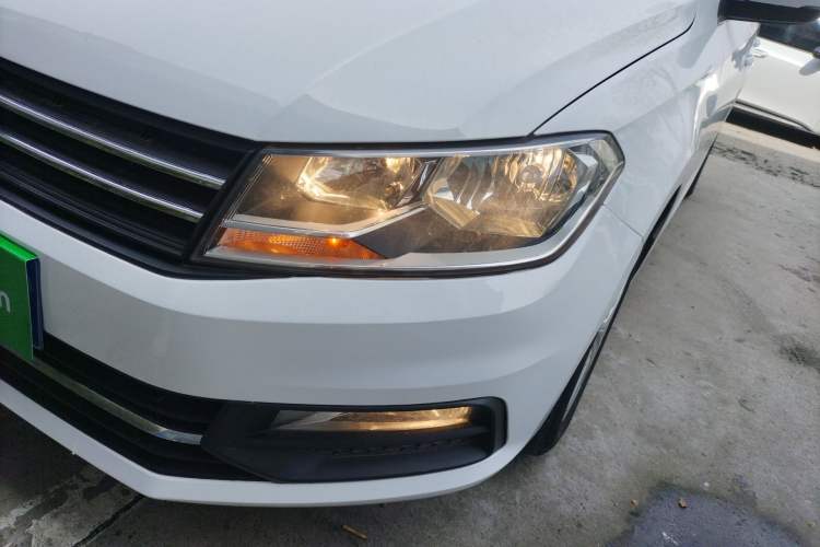 Used Volkswagen Santana 2015 Haval H9 1.6L Manual Comfort Edition Left Front Headlight