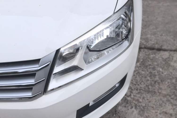 Used Volkswagen Santana 2015 1.6L Manual Comfort Edition Left Front Headlight