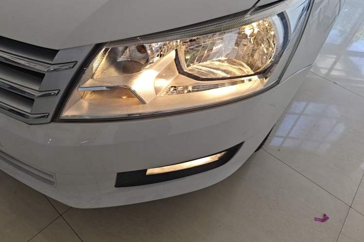 Used Volkswagen Santana 2015 1.6L Automatic Comfort Edition Left Front Headlight