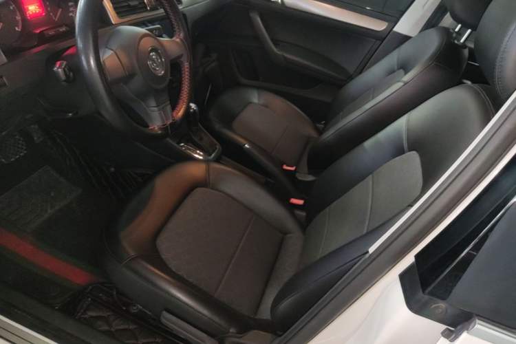 Used Volkswagen Santana 2015 1.6L Automatic Comfort Edition Left Front Seat