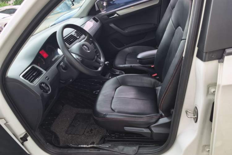 Used Volkswagen Santana 2015 Haval H6 1.6L Automatic Luxury Model Left Front Seat
