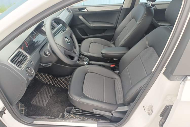 Used Volkswagen Santana 2015 Haval H6 1.6L Automatic Comfort Model Left Front Seat