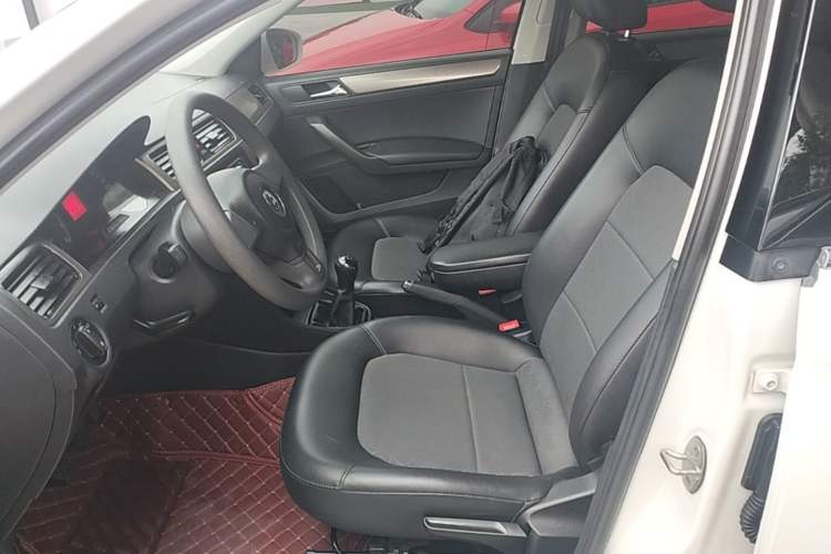 Used Volkswagen Santana 2015 1.6L Manual Comfort Edition Left Front Seat