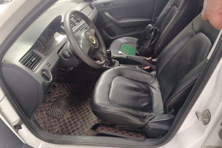 Used Volkswagen Santana 2015 1.6L Manual Fashion Edition Left Front Seat