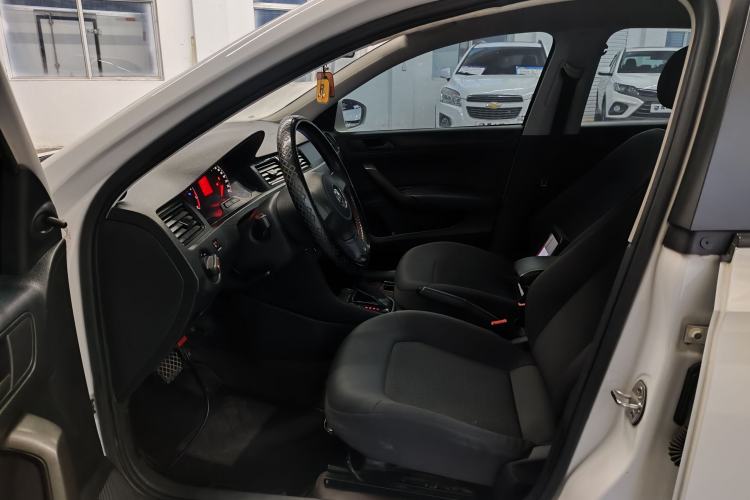 Used Volkswagen Santana 2015 1.6L Automatic Fashion Edition Left Front Seat